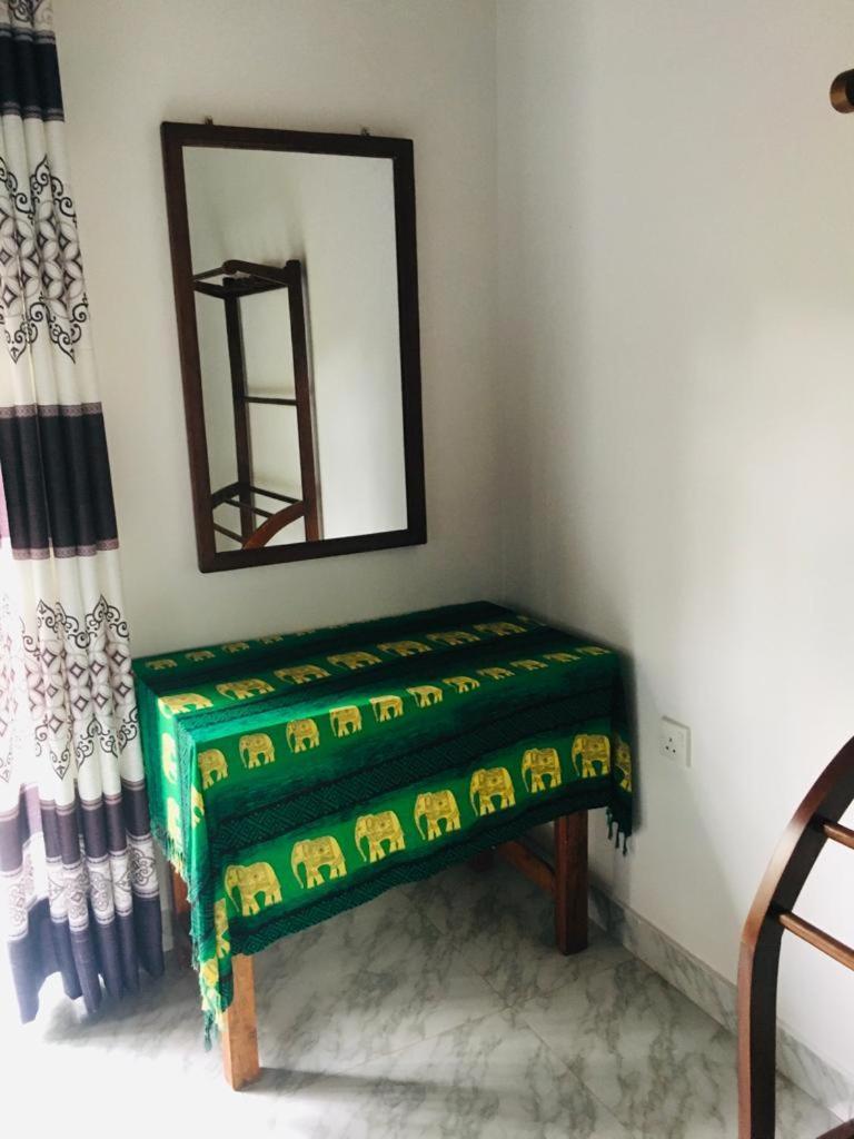 Mirewon Guest Hotell Weligama Eksteriør bilde